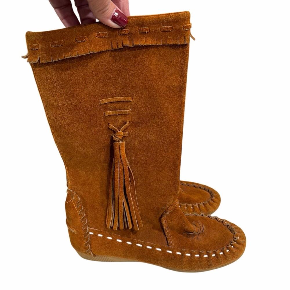 Bowie size 7 women’s suede moccasin boots